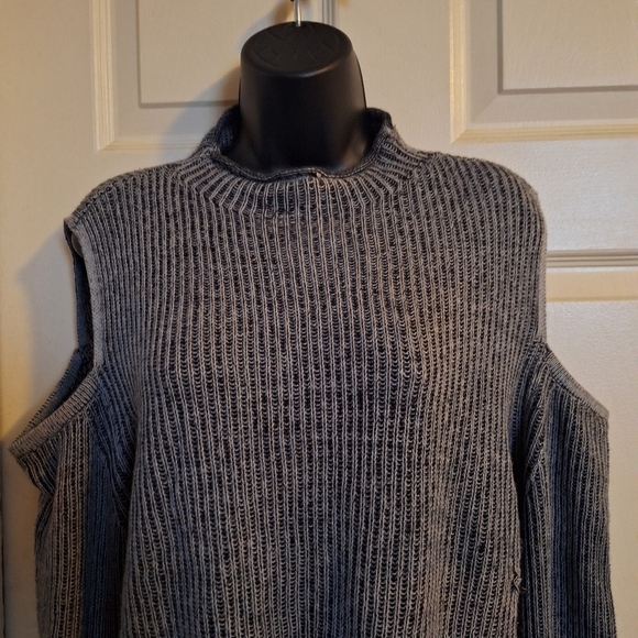 Style&Co cold shoulder sweater size XL - Picture 2 of 7